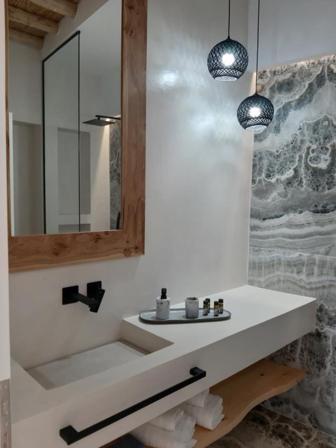 Sfakia Seaside Luxury Suites Khora Sfakion Exterior photo